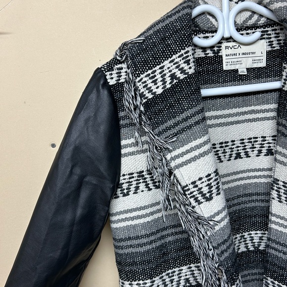 2/$75💥- JACKET | Women’s RVCA Nature x Industry jacket size large - Picture 2 of 6